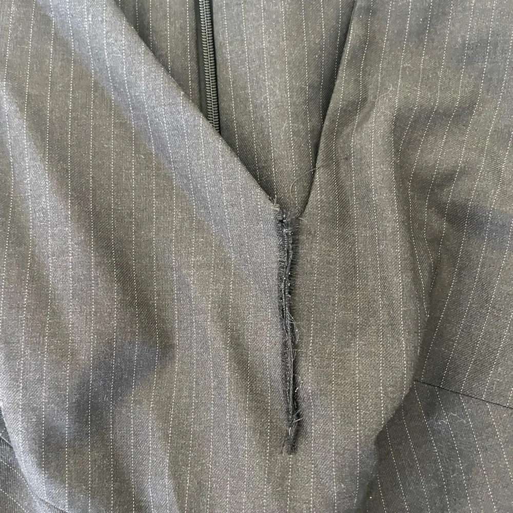 Alexander McQueen pinstripe structured midi dress - Picture 8 of 16